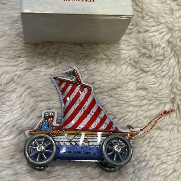 1988 Hallmark Keepsake Tin Ornament Sailing! Sailing!  3" x 2 .6 "  Vintage Tin. - Picture 5 of 9